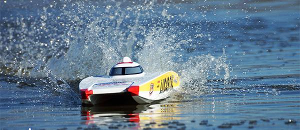 Aquacraft Lucas Oil Rc Boat: Intuitive and Precise Control