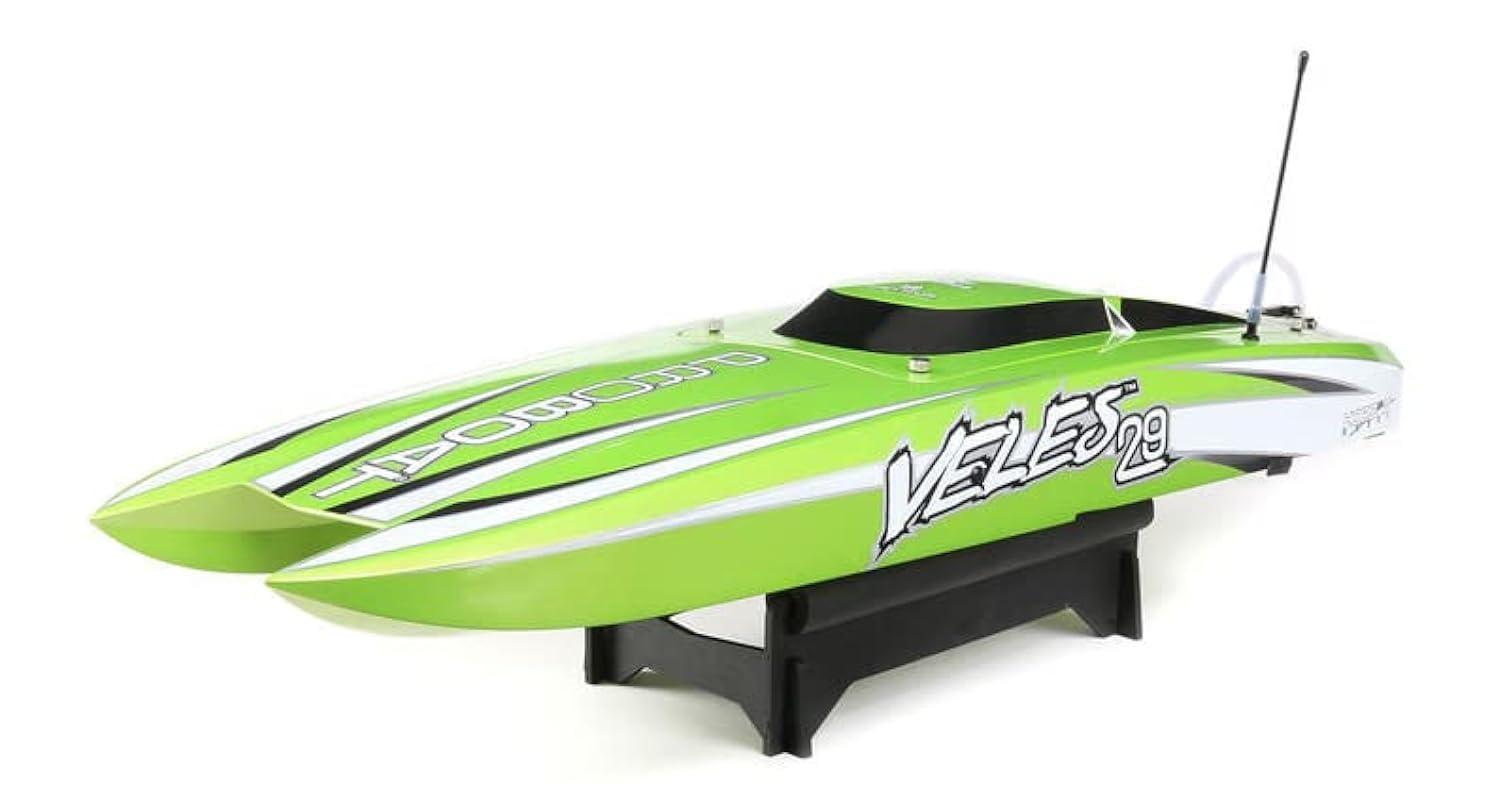 Pro Boat Rc Blackjack 24:  Standout features and design 