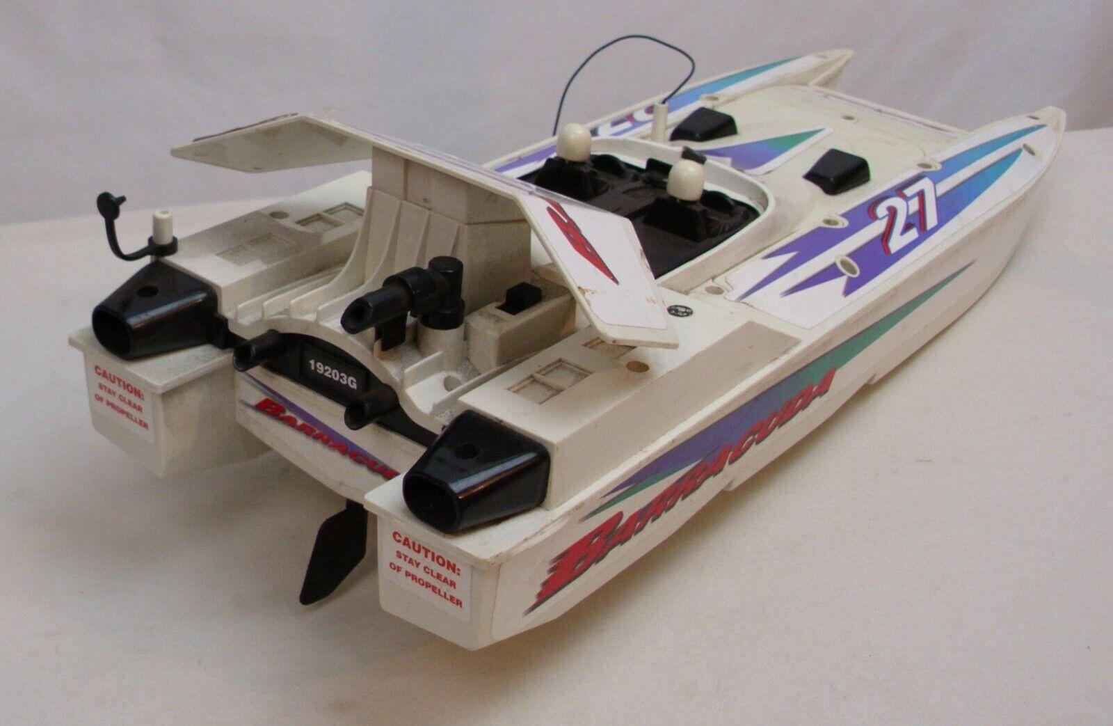 Nikko Radio Control Boat: Size shouldn't be a concern: The impressive features of the Nikko Radio Control Boat outweigh its limited options