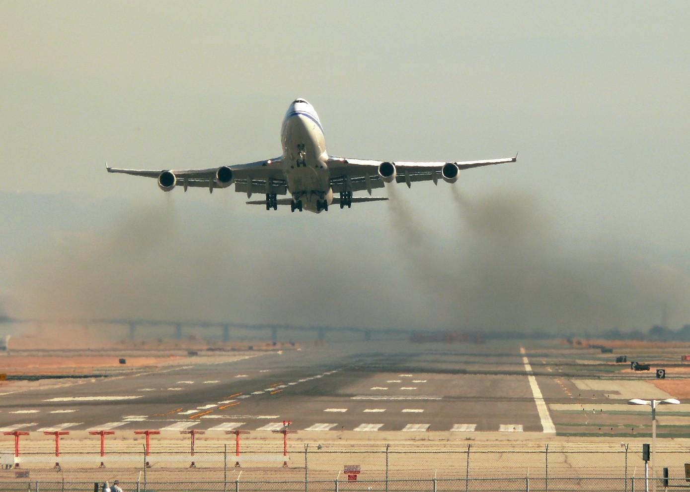 Gas Airplane: The Drawbacks of Gas Airplanes: Pollution and High Fuel Prices