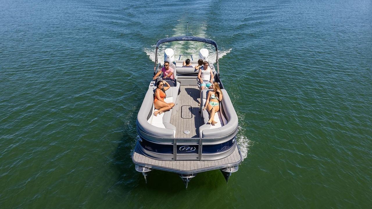 Rc Pontoon: Customizing your RC Pontoon boat for a personalized and unique touch.