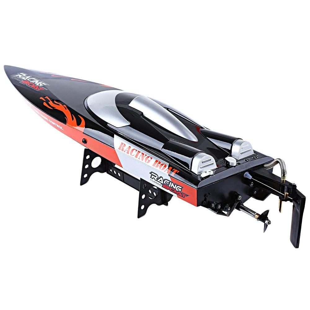 Ft010 Rc Boat: High-speed racing with impressive speeds of up to 45 km/h.