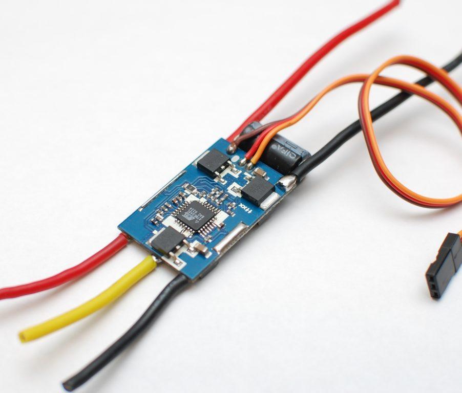 Key Differences Between Brushless and Brushed ESCs